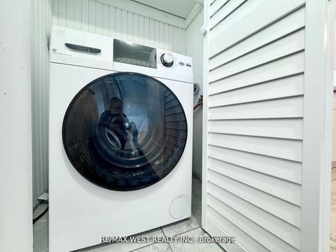 Photo 3 at 25 Bimini Crescent, Black Creek, Toronto