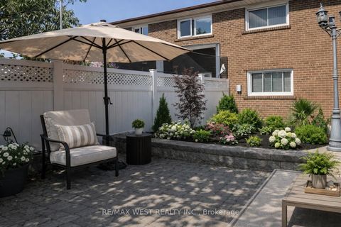 Photo 14 at 25 Bimini Crescent, Black Creek, Toronto