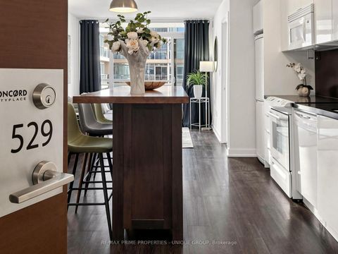Photo 3 at 529 - 10 Capreol Court, Waterfront Communities C1, Toronto
