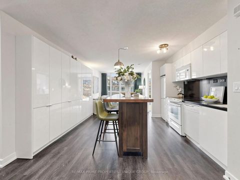 Photo 4 at 529 - 10 Capreol Court, Waterfront Communities C1, Toronto