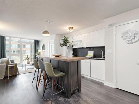 Photo 5 at 529 - 10 Capreol Court, Waterfront Communities C1, Toronto