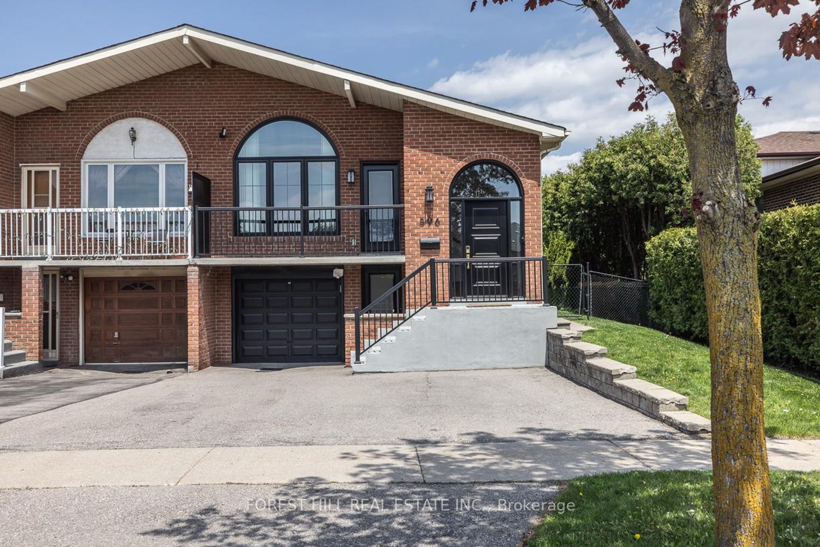 596 Woodbridge Avenue, West Woodbridge, Vaughan photo number 2