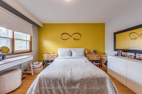 Photo 26 at 65 North Park Drive, Maple Leaf, Toronto