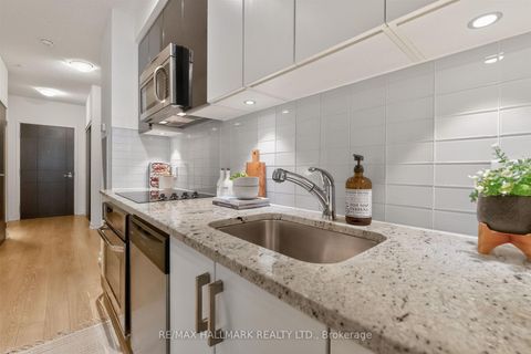 Photo 15 at 408 - 89 Dunfield Avenue, Mount Pleasant West, Toronto