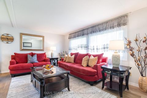 Photo 13 at 21 Hawthorne Drive, Rural Innisfil, Innisfil