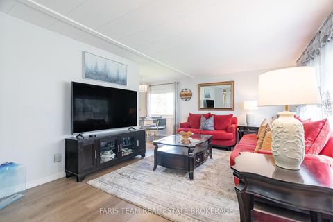 Photo 14 at 21 Hawthorne Drive, Rural Innisfil, Innisfil