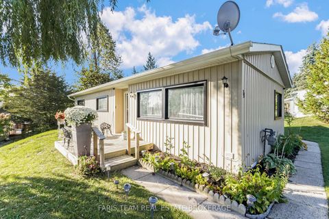 Photo 32 at 21 Hawthorne Drive, Rural Innisfil, Innisfil