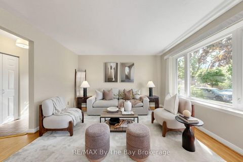 Photo 2 at 33 Ada Crescent, Bendale, Toronto