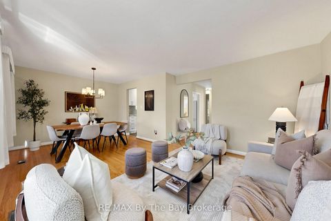 Photo 5 at 33 Ada Crescent, Bendale, Toronto