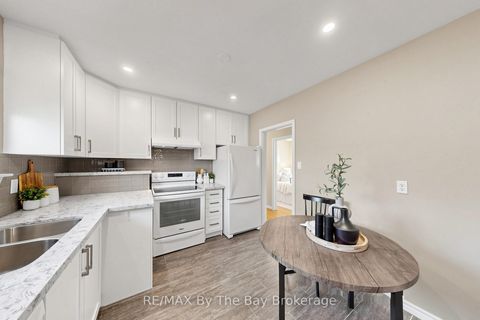 Photo 10 at 33 Ada Crescent, Bendale, Toronto