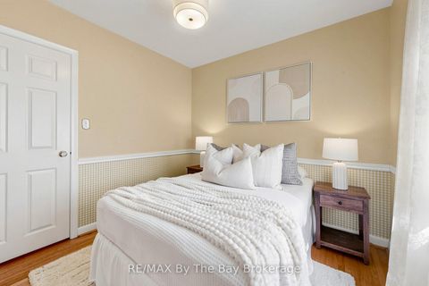 Photo 18 at 33 Ada Crescent, Bendale, Toronto