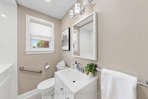 Photo 21 at 33 Ada Crescent, Bendale, Toronto