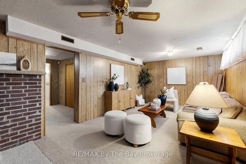 Photo 24 at 33 Ada Crescent, Bendale, Toronto