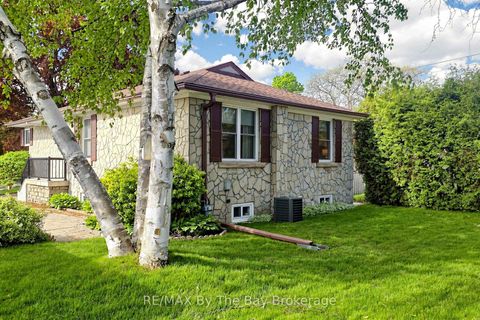 Photo 33 at 33 Ada Crescent, Bendale, Toronto