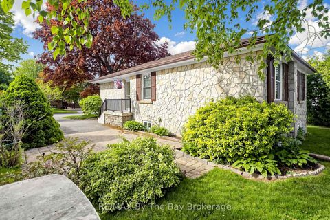 Photo 36 at 33 Ada Crescent, Bendale, Toronto