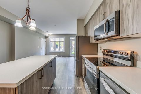 Photo 13 at 13 - 10 Carnation Avenue, Long Branch, Toronto