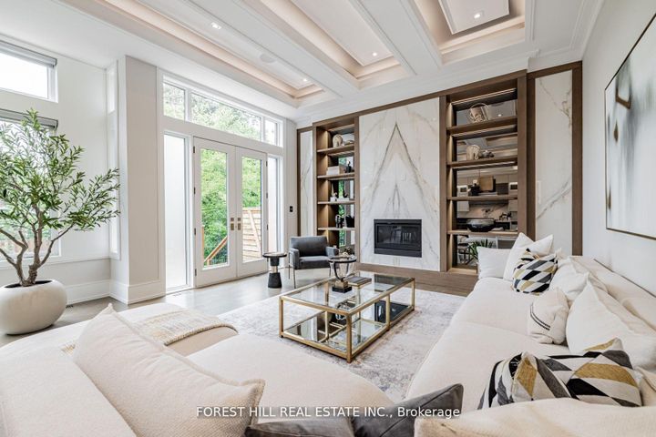 Photo 13 at 49 Ravenscroft Circle, Bayview Village, Toronto