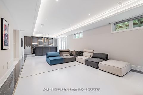 Photo 31 at 49 Ravenscroft Circle, Bayview Village, Toronto
