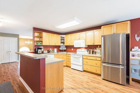Photo 5 at 45 Hawkins Drive, Ardagh, Barrie