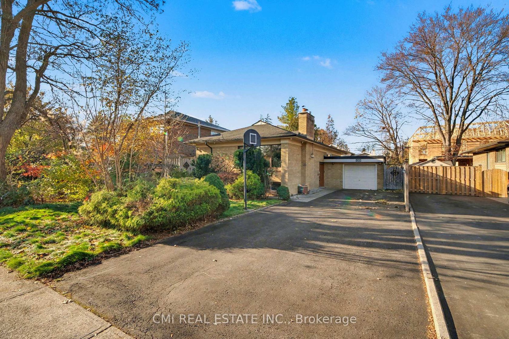 460 Martin Grove Road, West Deane, Toronto photo number 2