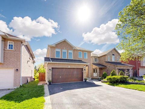 Photo 1 at 11 Headwater Crescent, Oak Ridges Lake Wilcox, Richmond Hill