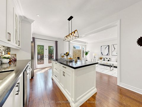 Photo 6 at 11 Headwater Crescent, Oak Ridges Lake Wilcox, Richmond Hill