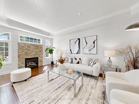 Photo 12 at 11 Headwater Crescent, Oak Ridges Lake Wilcox, Richmond Hill