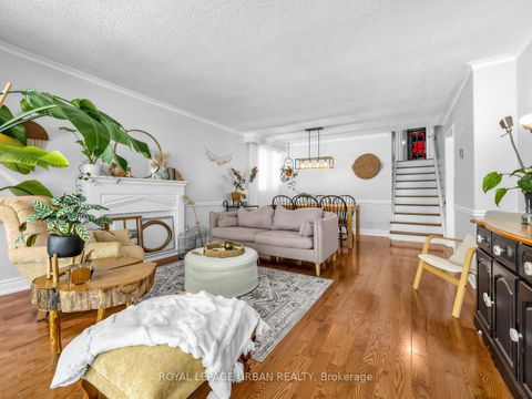 Photo 3 at 95 Oakridge Drive, Cliffcrest, Toronto