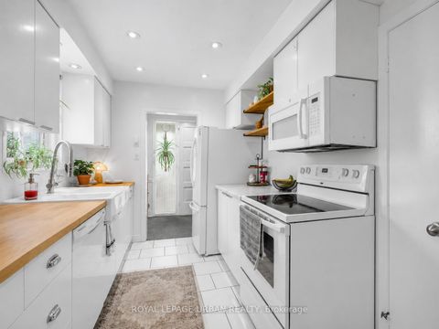 Photo 6 at 95 Oakridge Drive, Cliffcrest, Toronto