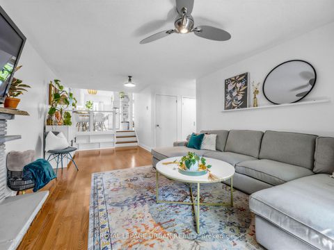 Photo 9 at 95 Oakridge Drive, Cliffcrest, Toronto