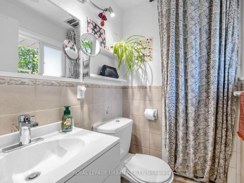 Photo 14 at 95 Oakridge Drive, Cliffcrest, Toronto