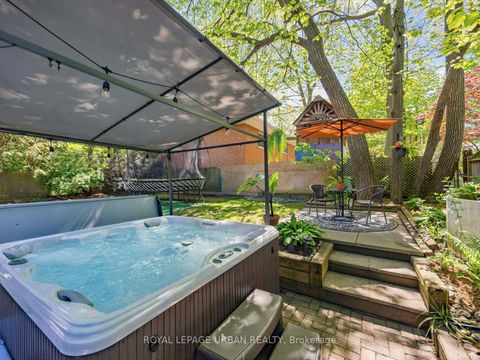 Photo 22 at 95 Oakridge Drive, Cliffcrest, Toronto