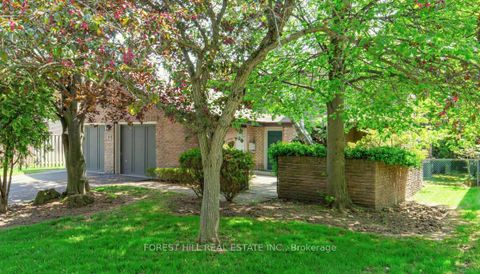 Photo 1 at 43 Beaverhall Drive, Windfields, Toronto