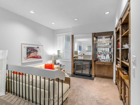 Photo 7 at 43 Beaverhall Drive, Windfields, Toronto