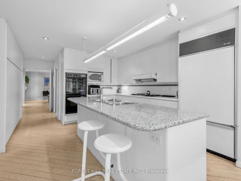 Photo 13 at 43 Beaverhall Drive, Windfields, Toronto