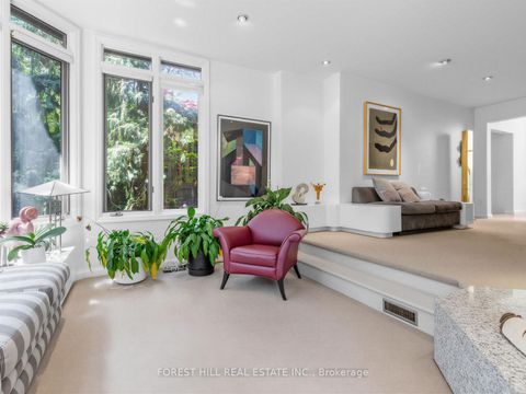 Photo 18 at 43 Beaverhall Drive, Windfields, Toronto