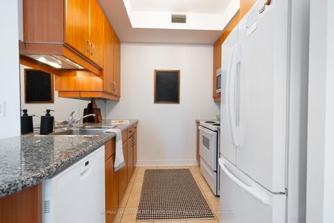 Photo 9 at 405 - 9 Boardwalk Drive, The Beaches, Toronto