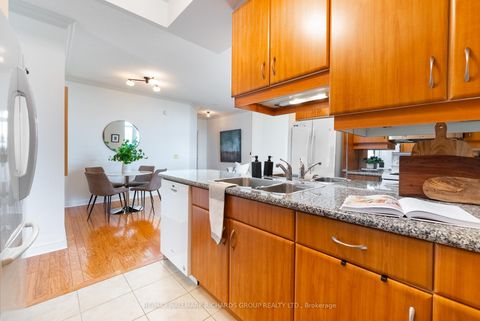 Photo 12 at 405 - 9 Boardwalk Drive, The Beaches, Toronto