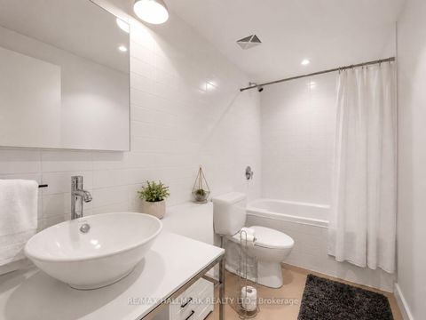 Photo 11 at 213 - 75 Portland Street, Waterfront Communities C1, Toronto