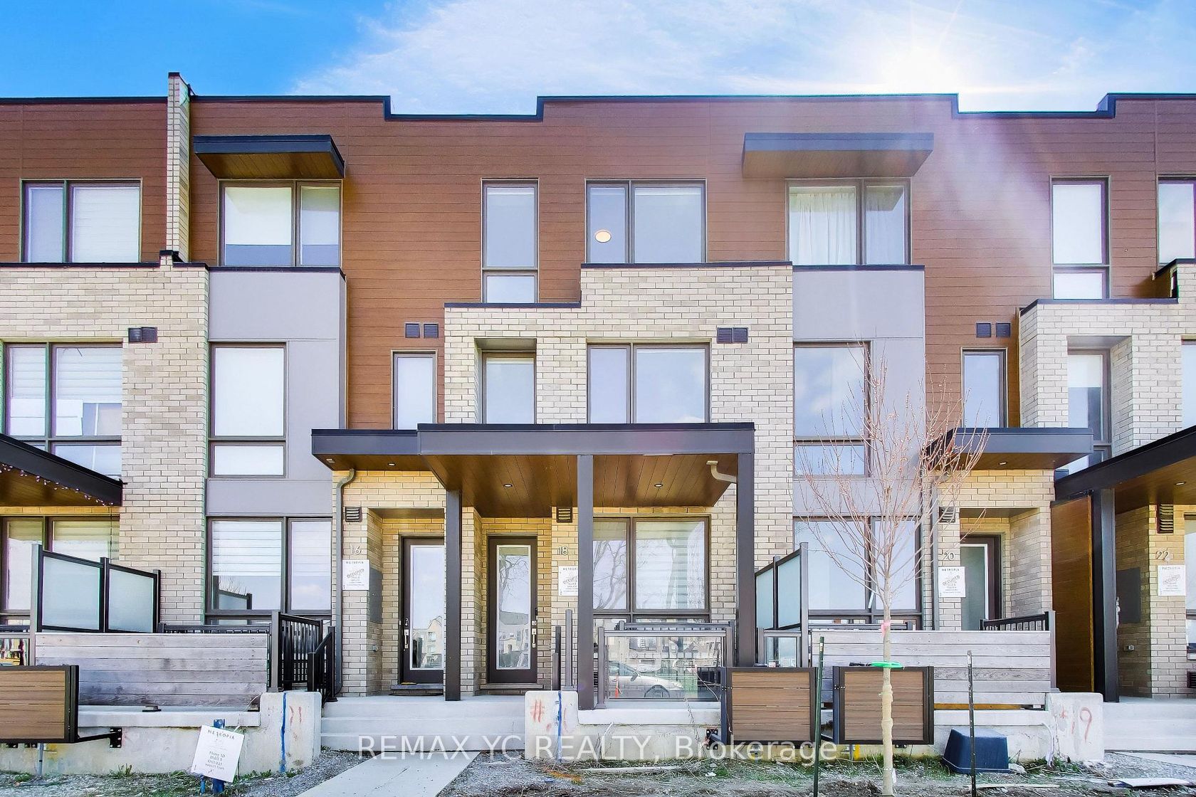 18 Deep Roots Terrace, Lawrence, Toronto 