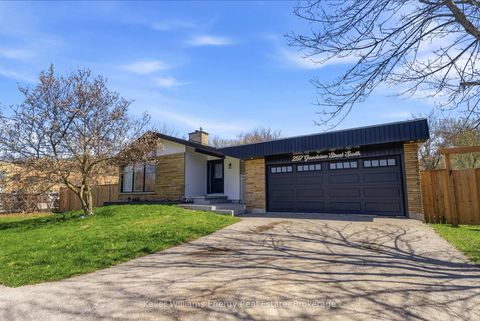 Photo 1 at 297 Grandview Street S, Donevan, Oshawa