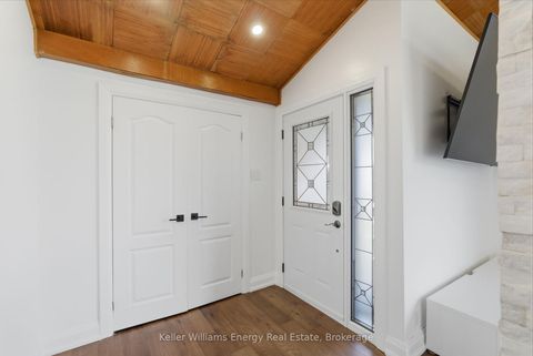 Photo 4 at 297 Grandview Street S, Donevan, Oshawa