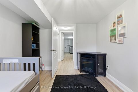 Photo 25 at 297 Grandview Street S, Donevan, Oshawa