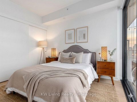 Photo 4 at 2312 - 185 Roehampton Avenue, Mount Pleasant West, Toronto