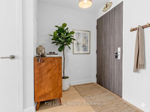 Photo 6 at 2312 - 185 Roehampton Avenue, Mount Pleasant West, Toronto
