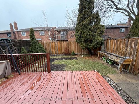 Photo 16 at 163 Mabley Crescent, Lakeview Estates, Vaughan