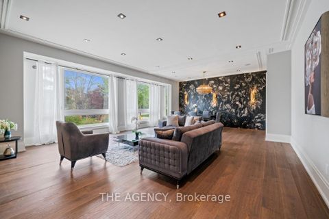 Photo 5 at 8 Frivick Court, Newtonbrook East, Toronto