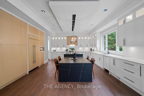 Photo 14 at 8 Frivick Court, Newtonbrook East, Toronto