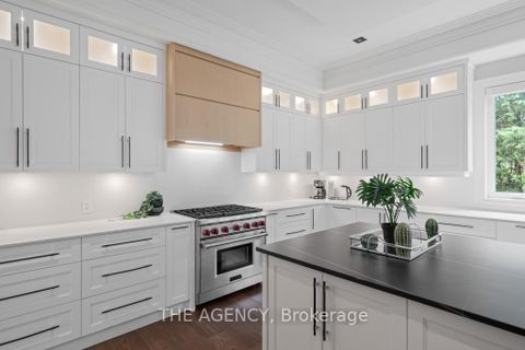 Photo 16 at 8 Frivick Court, Newtonbrook East, Toronto