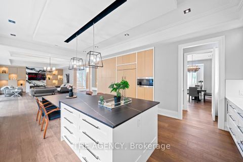 Photo 18 at 8 Frivick Court, Newtonbrook East, Toronto
